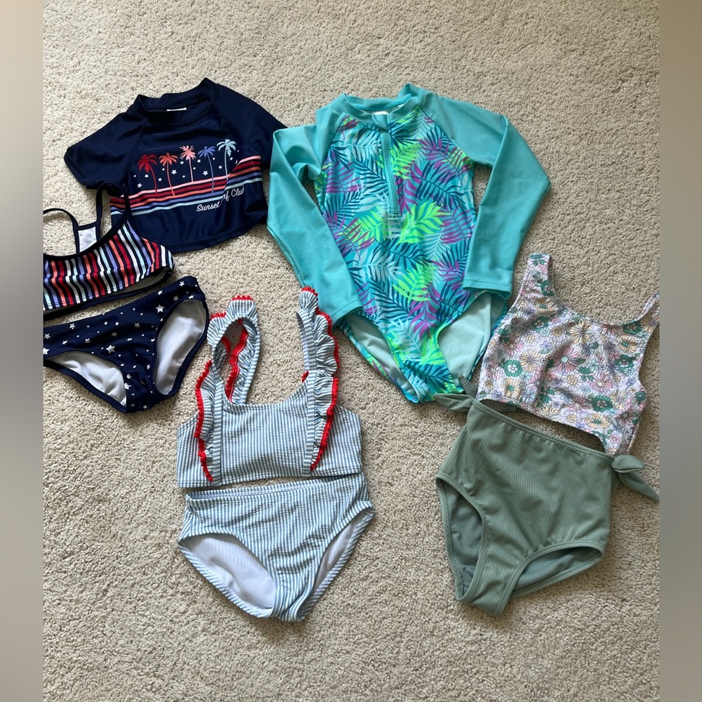 Girls swimsuit BUNDLE ✨ 4/5 XS